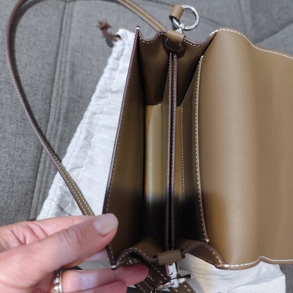 Crossbody leather bag NWT taupe color - Picture 3 of 4